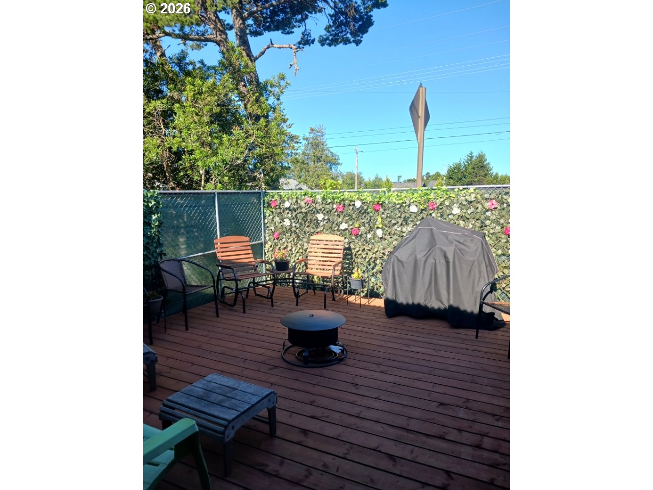3760 Highway 101, Unit 1 Florence, OR 97439 - Photo 27 of 32 a view of a terrace with sitting area