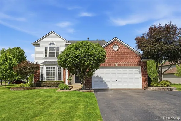 $425,000 | 6263 South Shadetree Court, Howell, MI 48843
