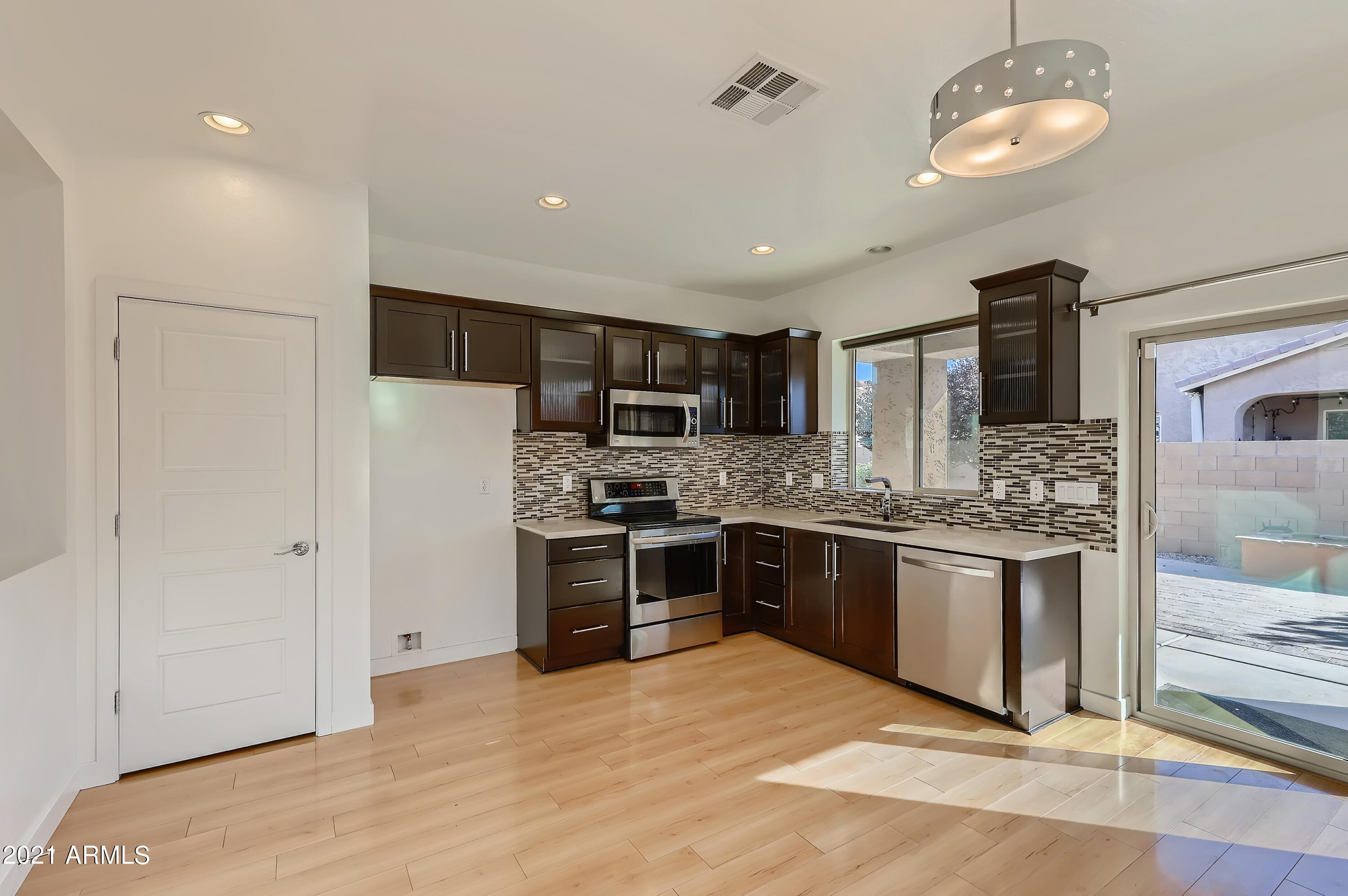 3093 East Patrick Street Gilbert, AZ 85295 - Photo 13 of 32 13-144278615-13 Kitchen