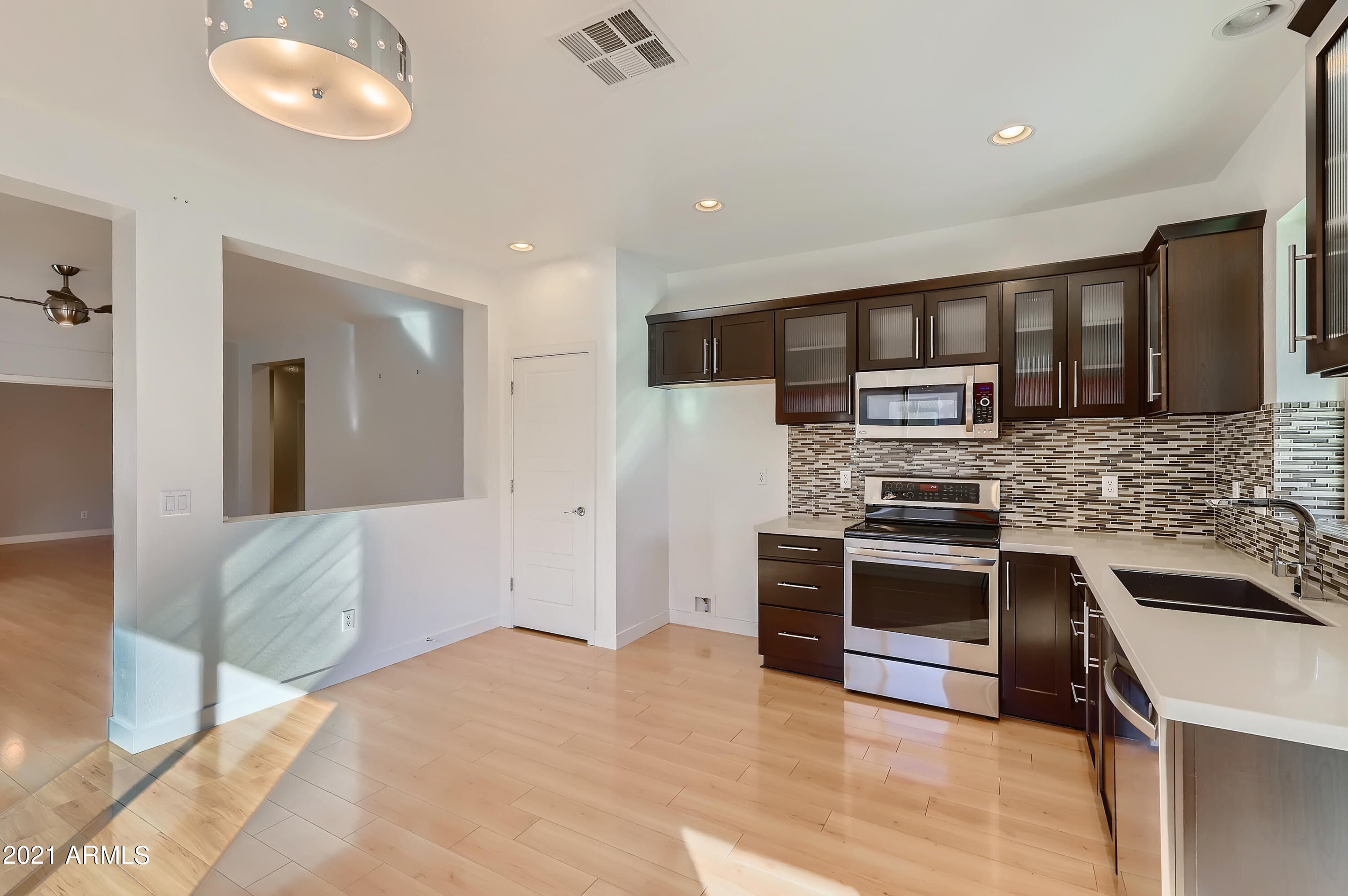 3093 East Patrick Street Gilbert, AZ 85295 - Photo 14 of 32 14-765032035-14 Kitchen