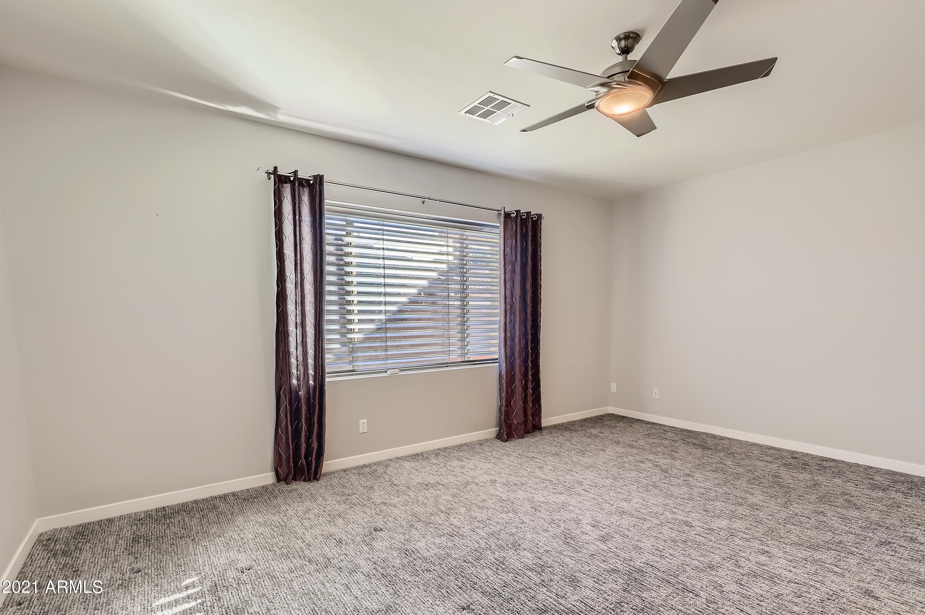 3093 East Patrick Street Gilbert, AZ 85295 - Photo 19 of 32 19-549315913-20 Primary Bedroom
