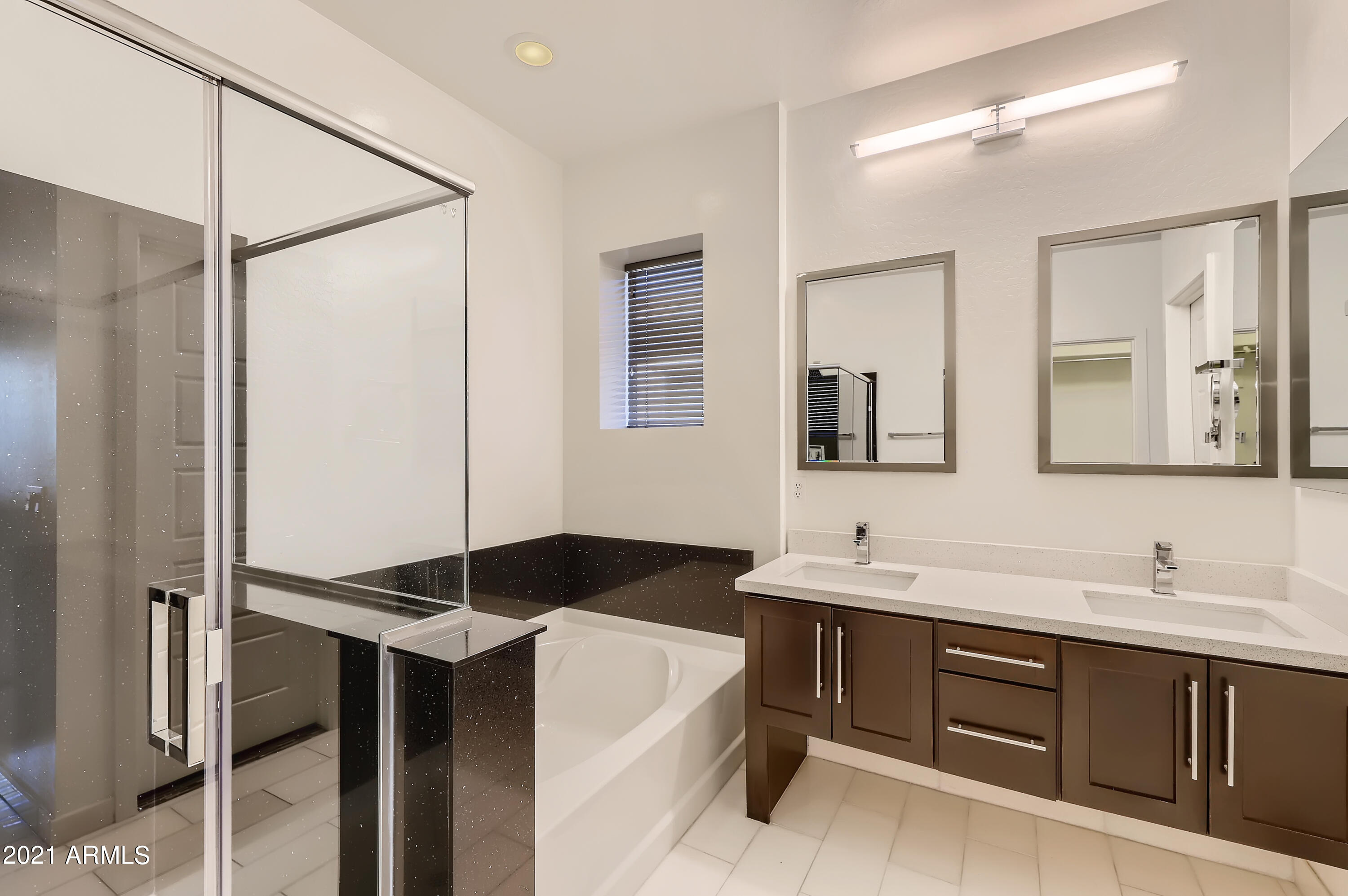 3093 East Patrick Street Gilbert, AZ 85295 - Photo 20 of 32 20-933892057-21 Primary Bathroom