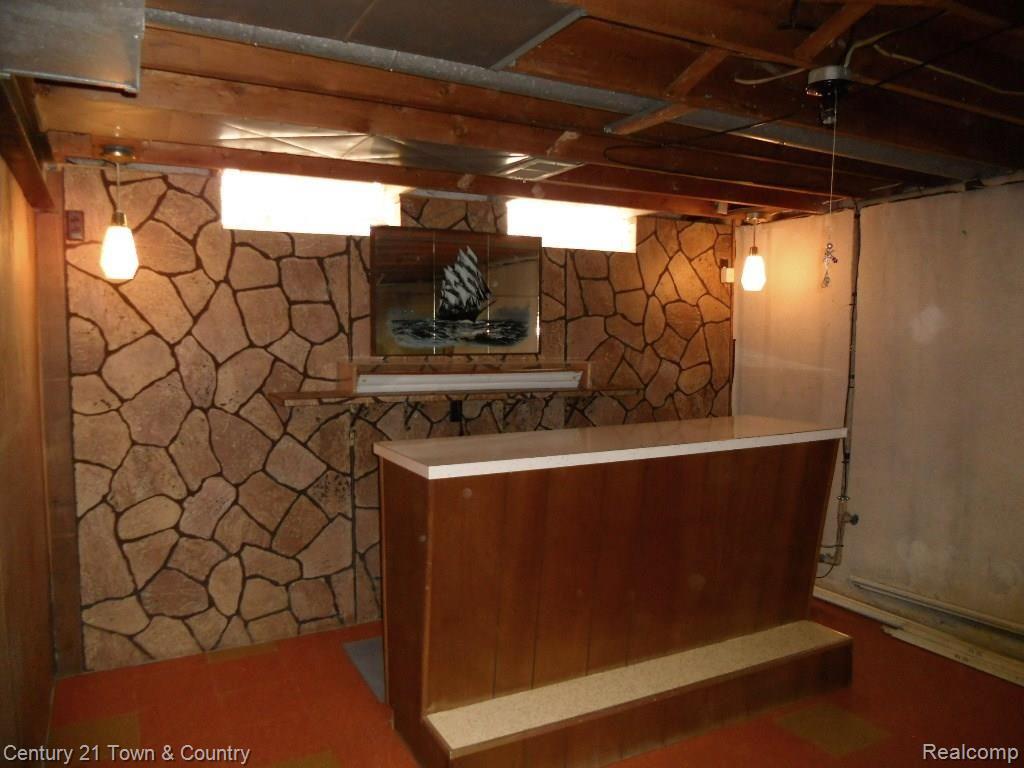 2406 Oakcrest Road Sterling Heights, MI 48310 - Photo 22 of 29 DSCN1067.jpg