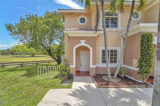 $2,800 | 7210 Northwest 174th Terrace, Unit 201, Hialeah, FL 33015