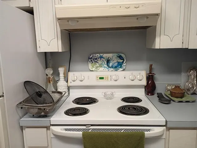 $367,000 | 348 Lewis Boulevard Southeast, St. Petersburg, FL 33705