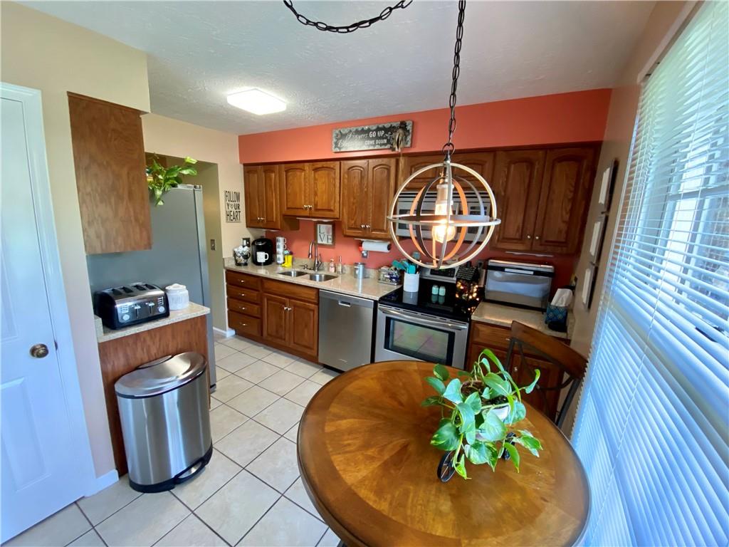 318 Windsor Ridge, Unit 12 New Castle, PA 16105 - Photo 11 of 19 Gallery Image 11