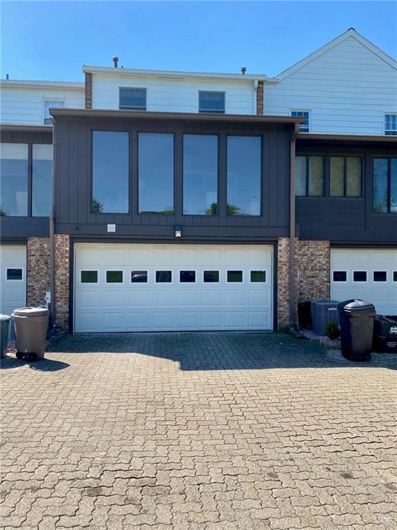 318 Windsor Ridge, Unit 12 New Castle, PA 16105 - Photo 4 of 19 Gallery Image 4