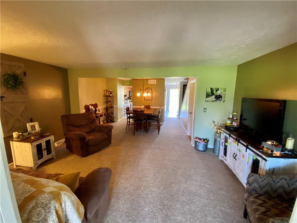 318 Windsor Ridge, Unit 12 New Castle, PA 16105 - Photo 7 of 19 Gallery Image 7