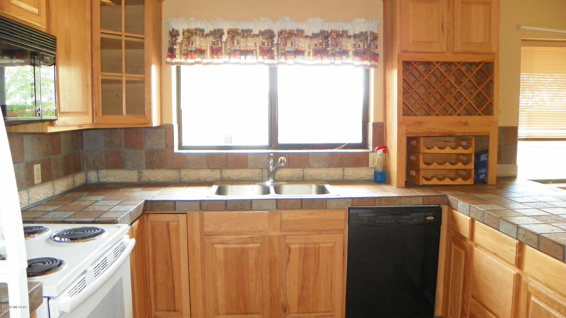287 Camino Magnifico Rio Rico, AZ 85648 - Photo 7 of 32