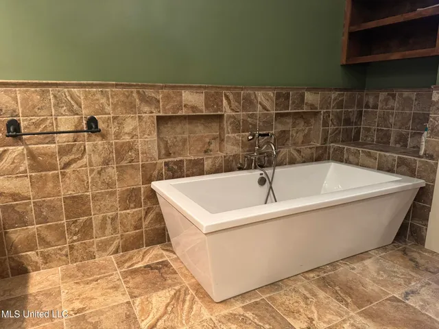 $5,200,000 | 1975 Highway 178, Myrtle, MS 38650