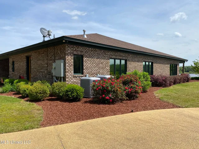 $5,200,000 | 1975 Highway 178, Myrtle, MS 38650