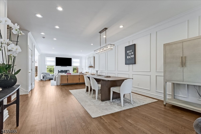 41 Chestnut Court Cedar Grove, NJ 07009 - Photo 3 of 18
