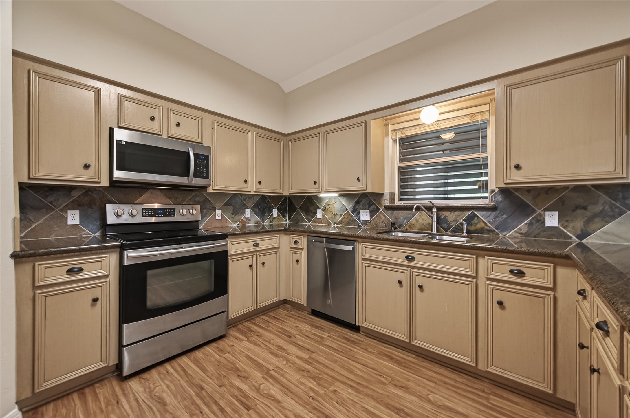 1012 Lilley Road Alvin, TX 77511 - Photo 6 of 29 Kitchen