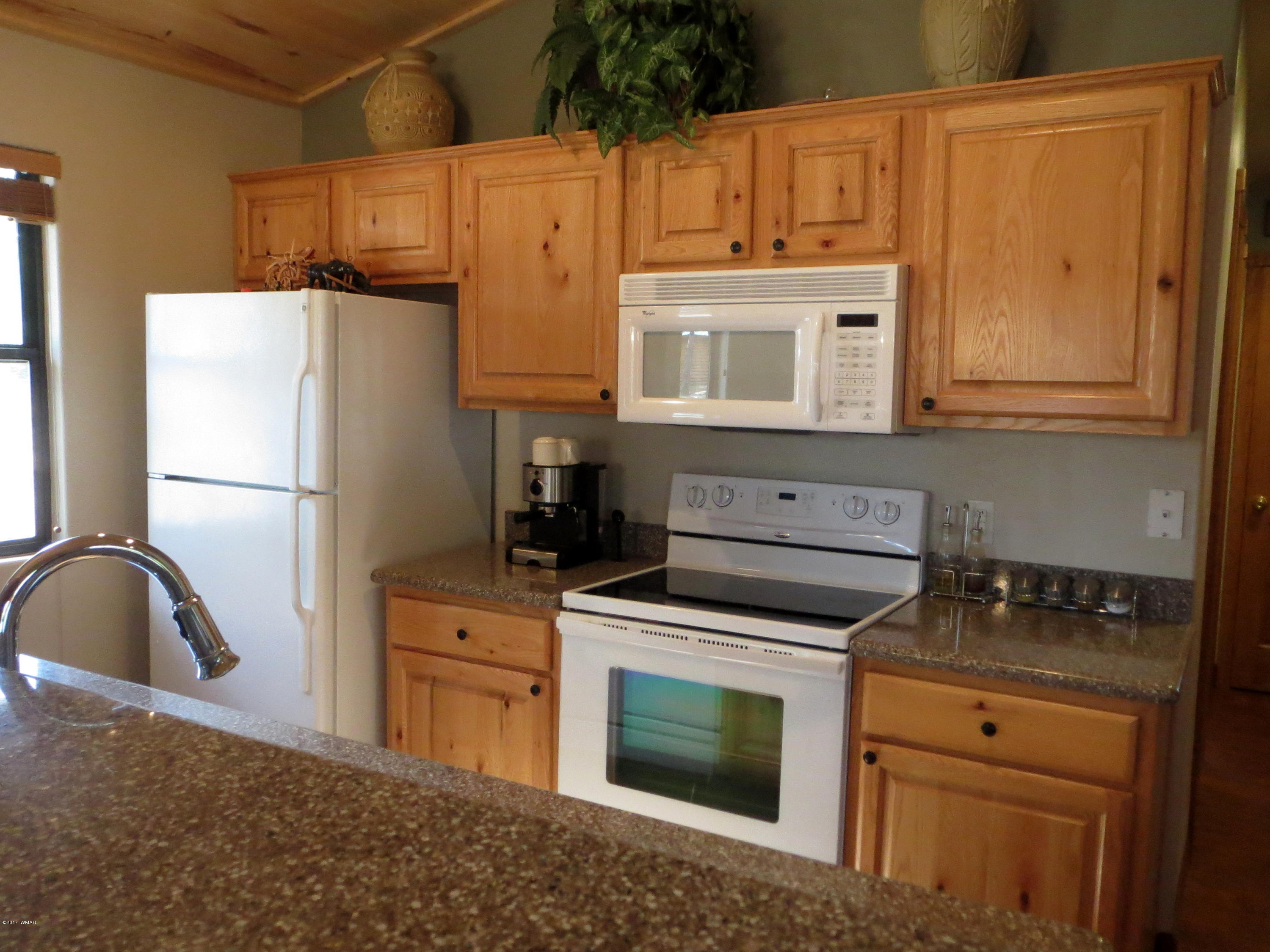 2722 High Pines Loop Overgaard, AZ 85933 - Photo 7 of 32