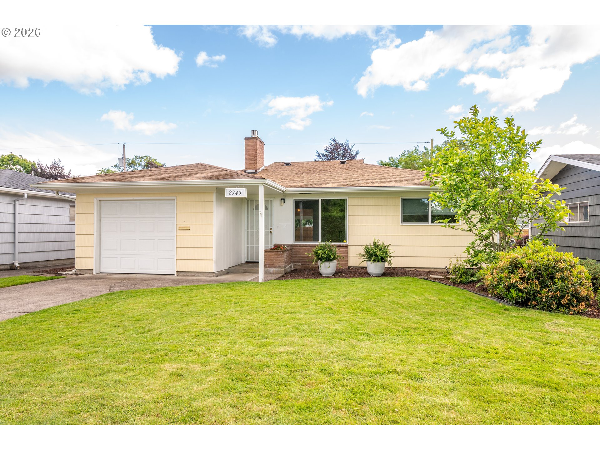 2943 Magnolia Street Longview, WA 98632 - Photo 2 of 34