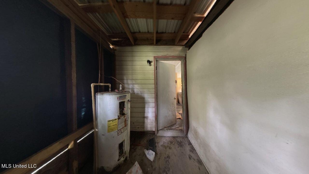 806 Jarrell Street Picayune, MS 39466 - Photo 14 of 15 Utility_Room