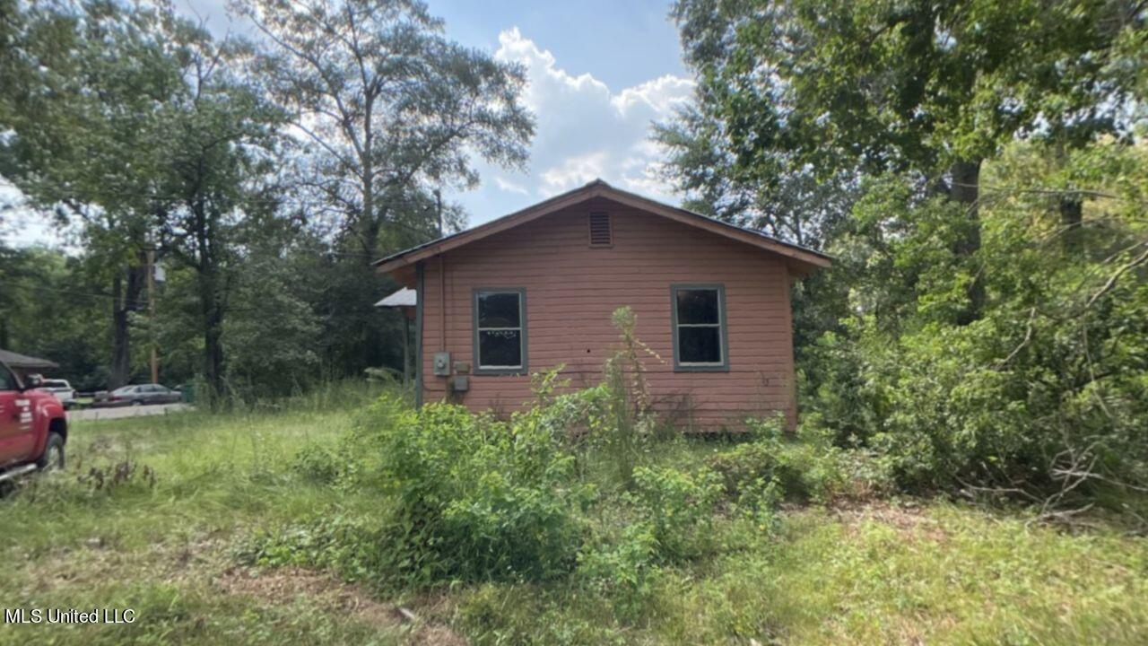 806 Jarrell Street Picayune, MS 39466 - Photo 4 of 15 Right_Side_Yard