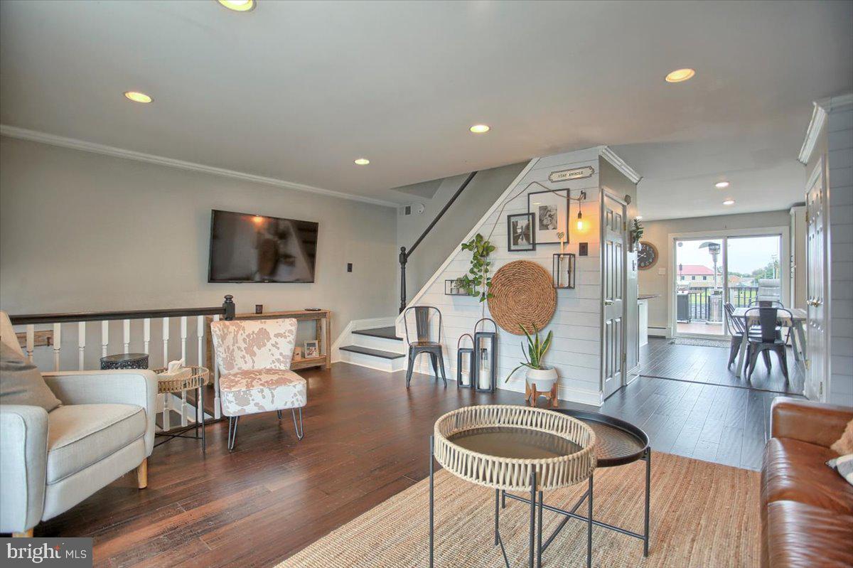 3547 Byrne Road Philadelphia, PA 19154 - Photo 3 of 36 Gallery Image 3