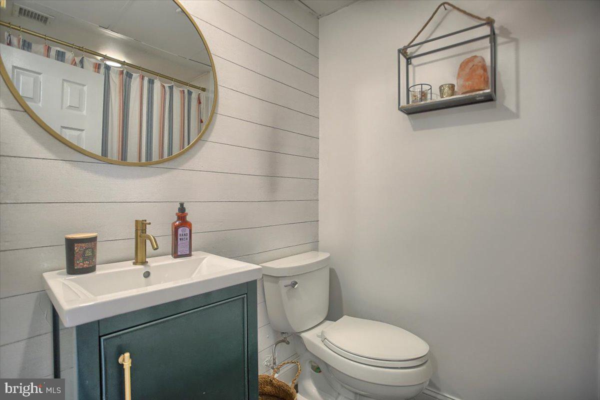 3547 Byrne Road Philadelphia, PA 19154 - Photo 21 of 36 Full Hall Bath