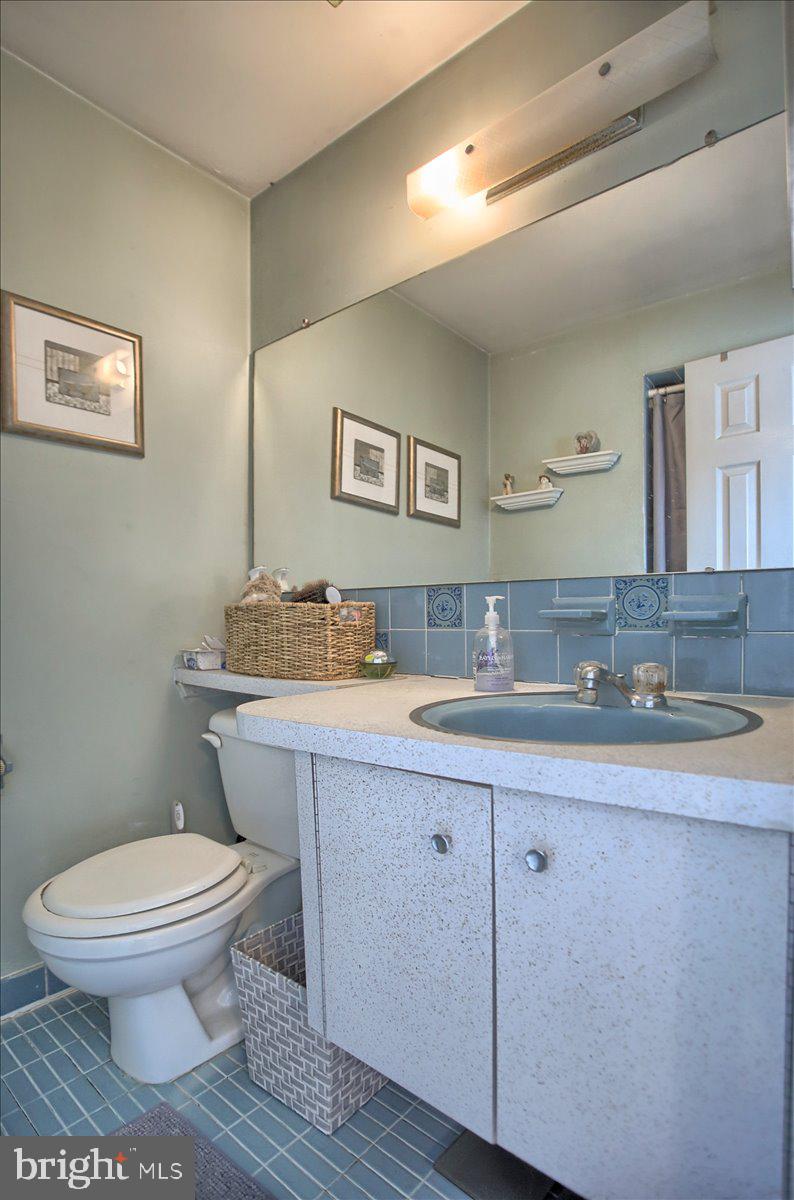 3547 Byrne Road Philadelphia, PA 19154 - Photo 25 of 36 Full Master Bath