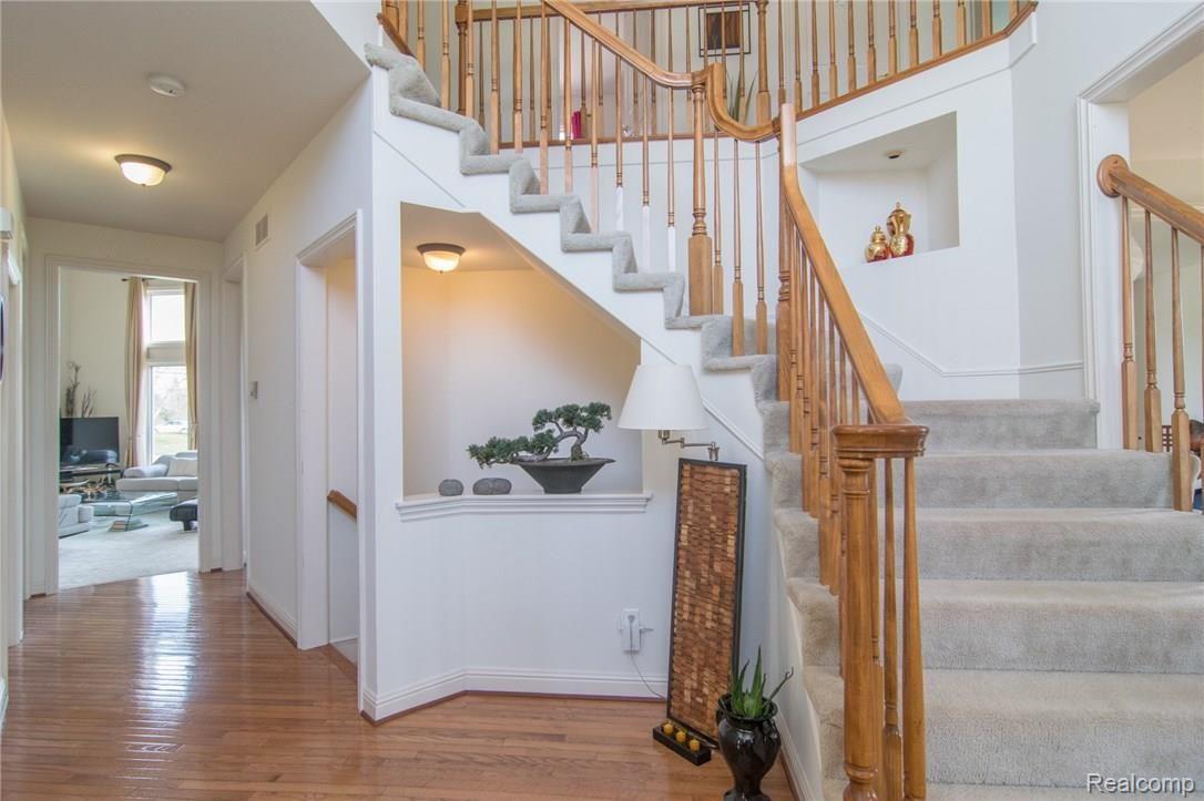 48006 Gladstone Road Canton, MI 48188 - Photo 3 of 66 DSC_0622.jpg