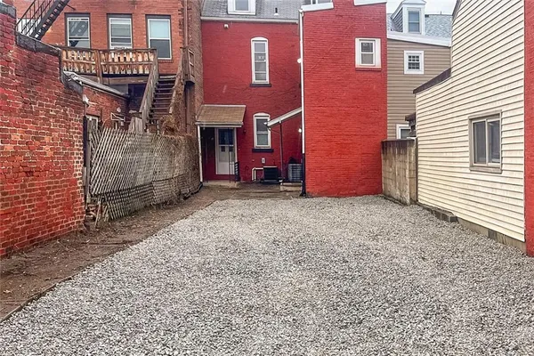 $2,250 | 2810 Sarah Street, Unit 1, Pittsburgh, PA 15203