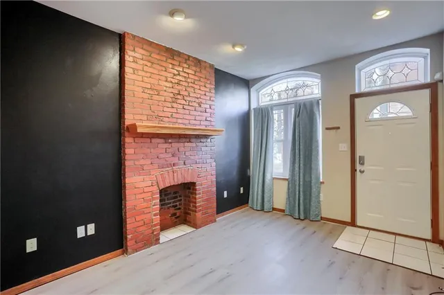 $2,550 | 2810 Sarah Street, Unit 1, South Side, PA 15203