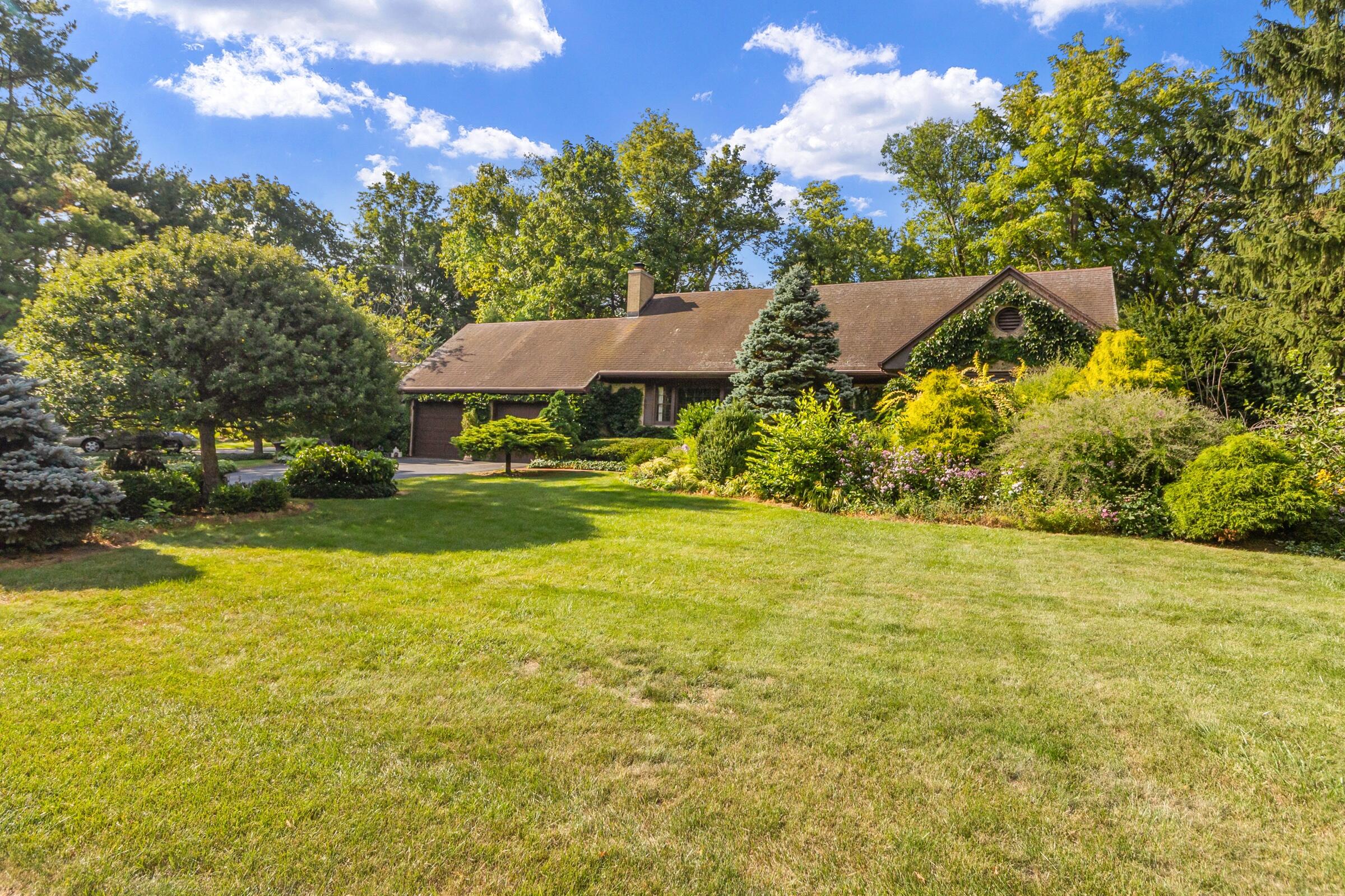 132 Brook Lane Delavan, WI 53115 - Photo 3 of 38 AA3