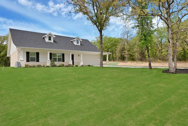 $394,000 | 128 Sedona Crk Court, Poolville, TX 76487