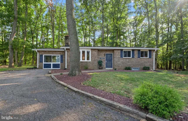 front view of house with a yard