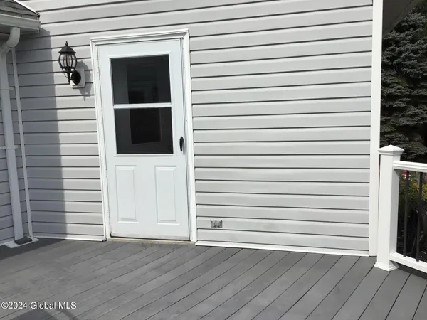 $1,600 | 16 Krieger Lane, Brunswick, NY 12180