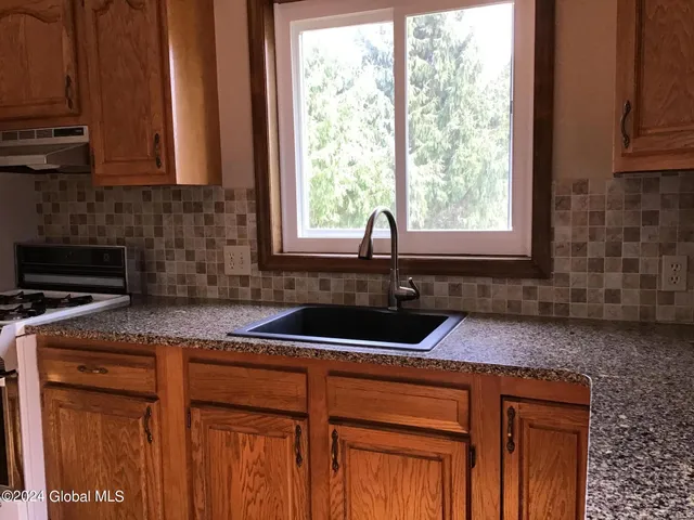 $1,700 | 16 Krieger Lane, Brunswick, NY 12180