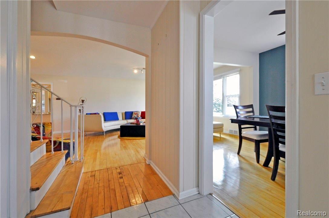 798 Middlesex Road Grosse Pointe, MI 48230 - Photo 2 of 36 2.jpg