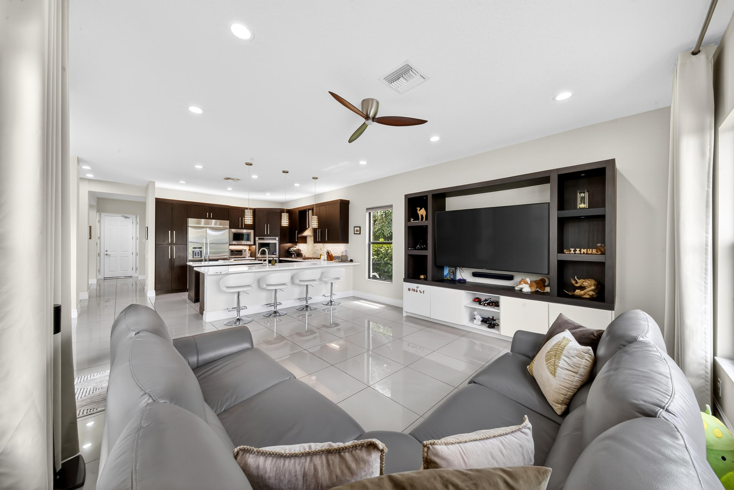 16829 Newark Bay Road Delray Beach, FL 33446 - Photo 21 of 78 Family room