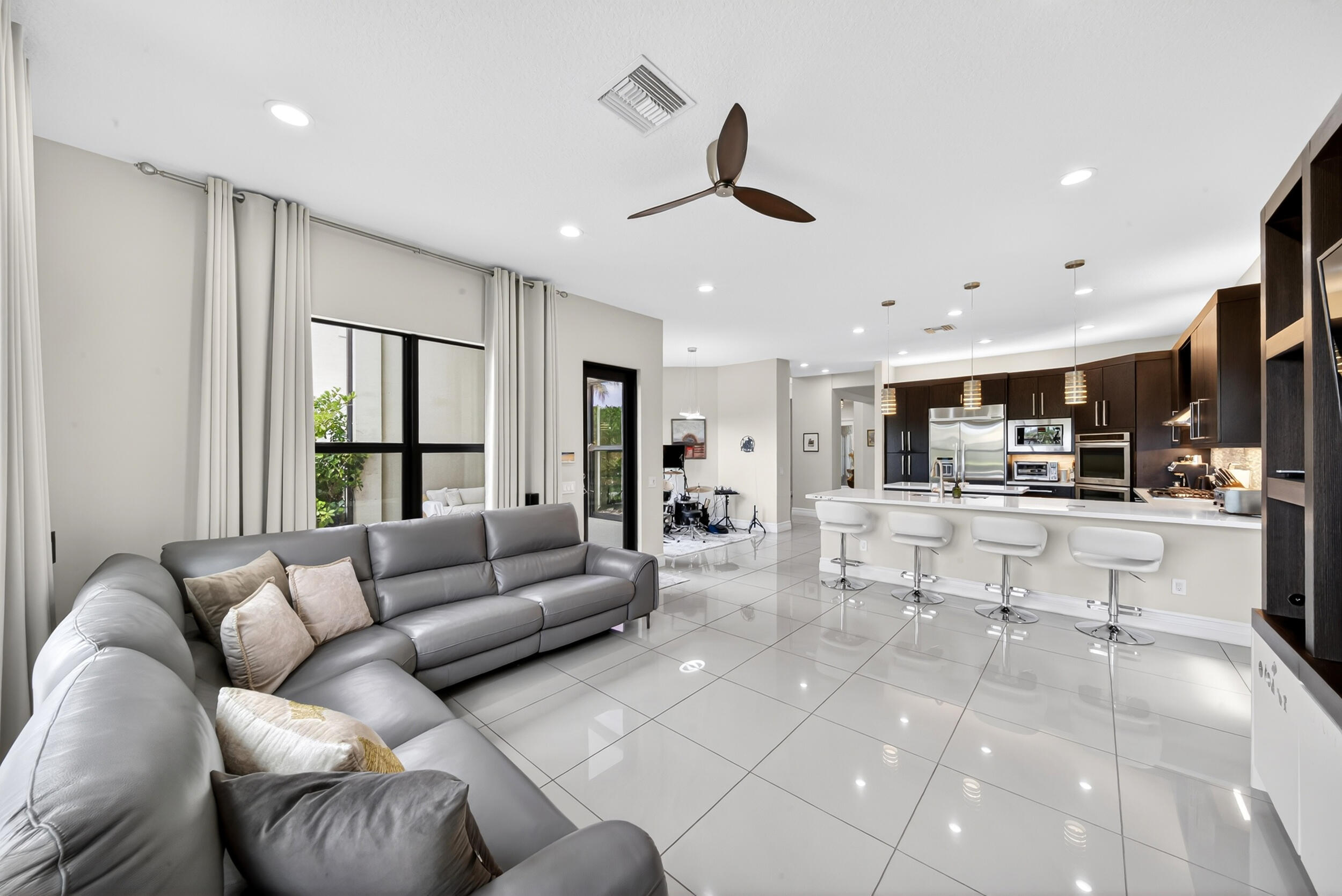 16829 Newark Bay Road Delray Beach, FL 33446 - Photo 22 of 78 Family room