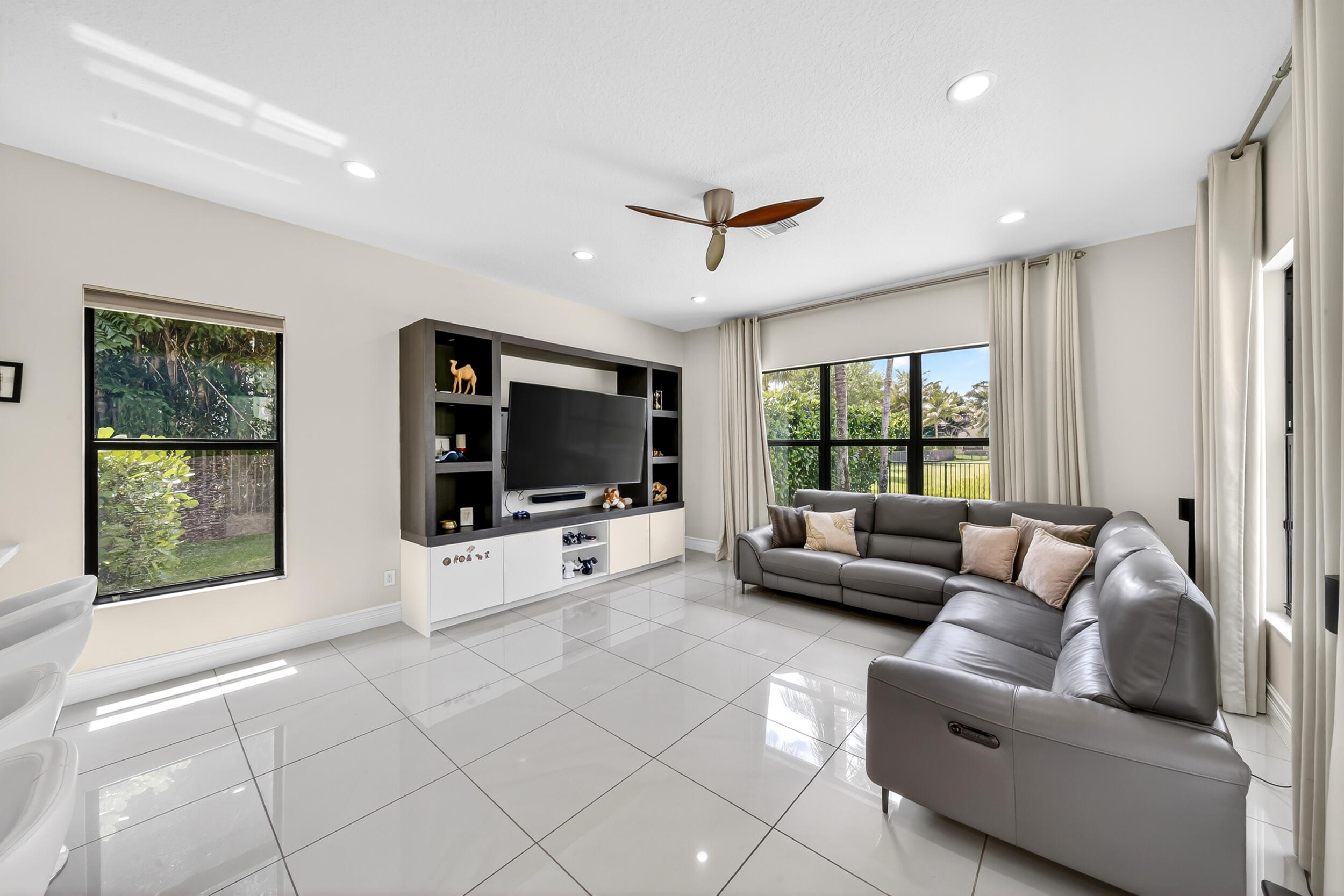 16829 Newark Bay Road Delray Beach, FL 33446 - Photo 23 of 78 Family room