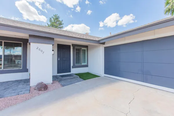 $2,950 | 2607 East Larkspur Drive, Phoenix, AZ 85032