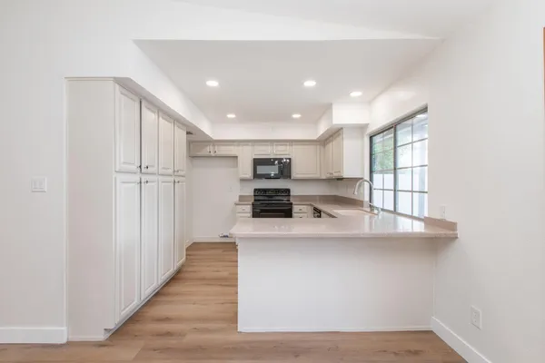 $2,950 | 2607 East Larkspur Drive, Phoenix, AZ 85032