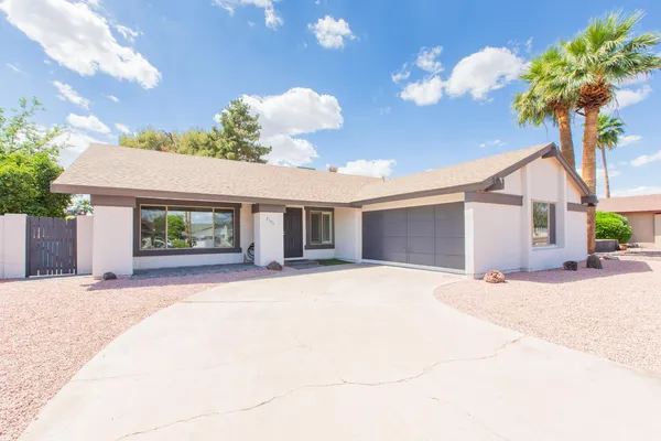 $2,950 | 2607 East Larkspur Drive, Phoenix, AZ 85032