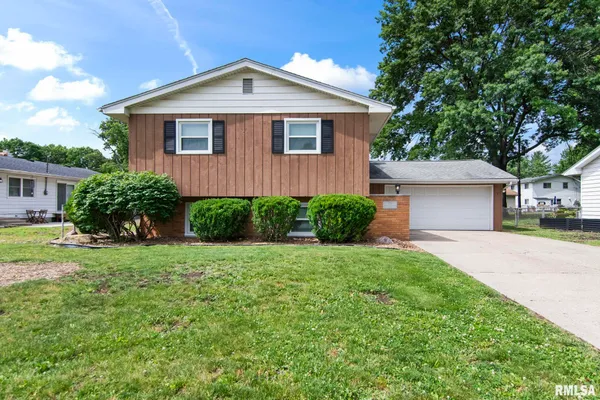 $215,000 | 108 Collier Drive, Springfield, IL 62704