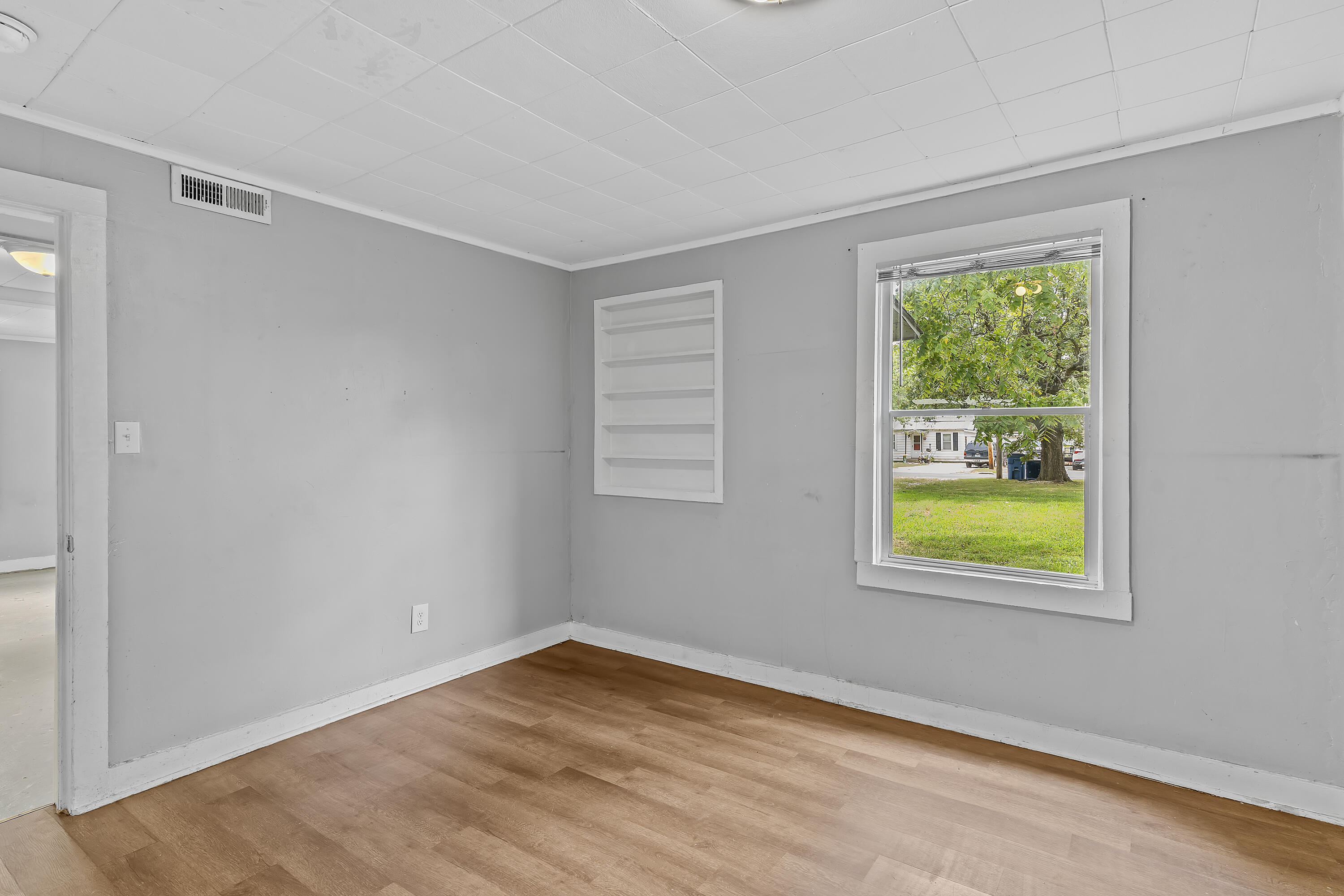1815 West Webster Street Springfield, MO 65802 - Photo 13 of 22 1815 W Webster-16