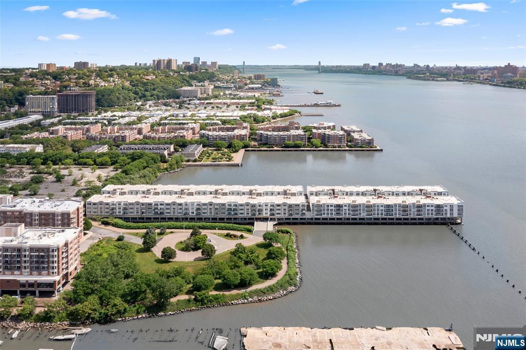 250 The Promenade Edgewater, NJ 07020 - Photo 21 of 22