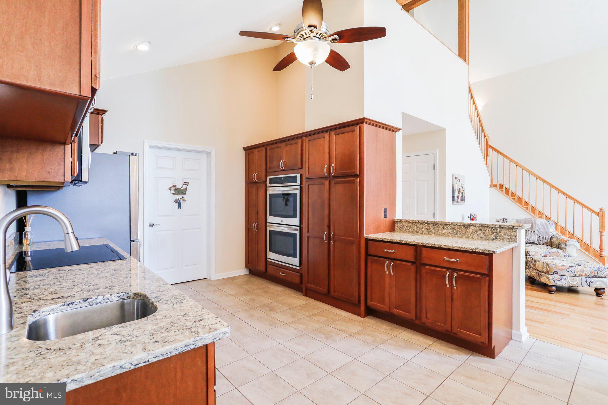 342 Moundbuilder Loop Hedgesville, WV 25427 - Photo 23 of 81 Incredible Gourmet Kitchen with Custom Cabinets