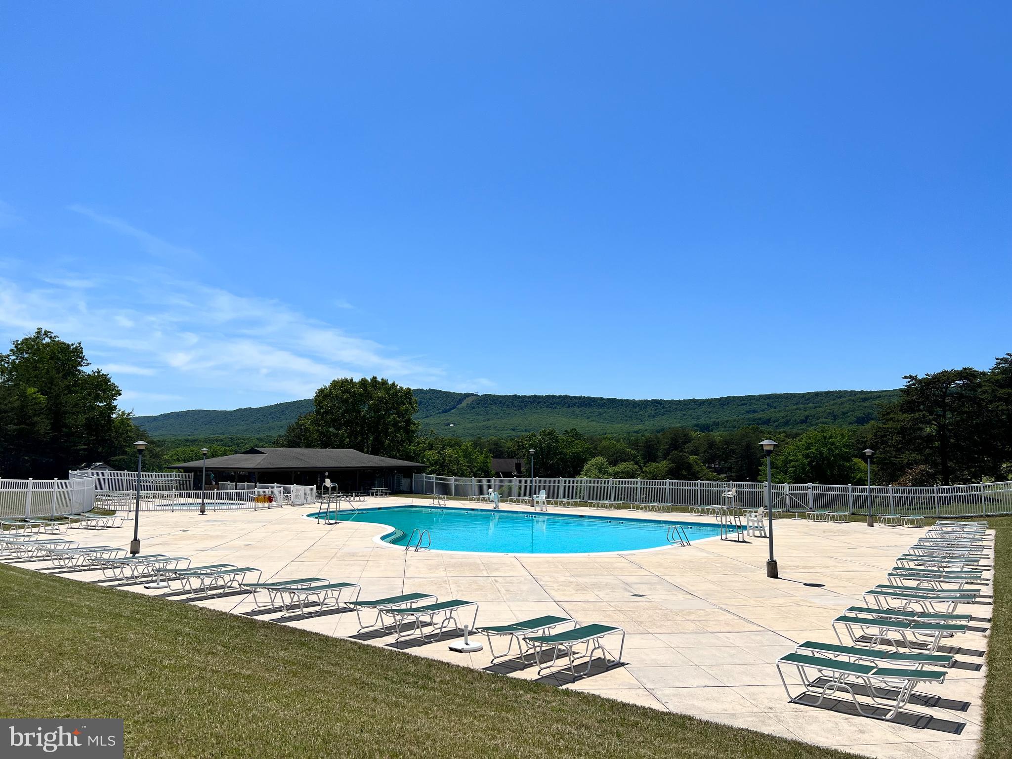 342 Moundbuilder Loop Hedgesville, WV 25427 - Photo 74 of 81 MVP located by Golf Course(s). Has wading pool!