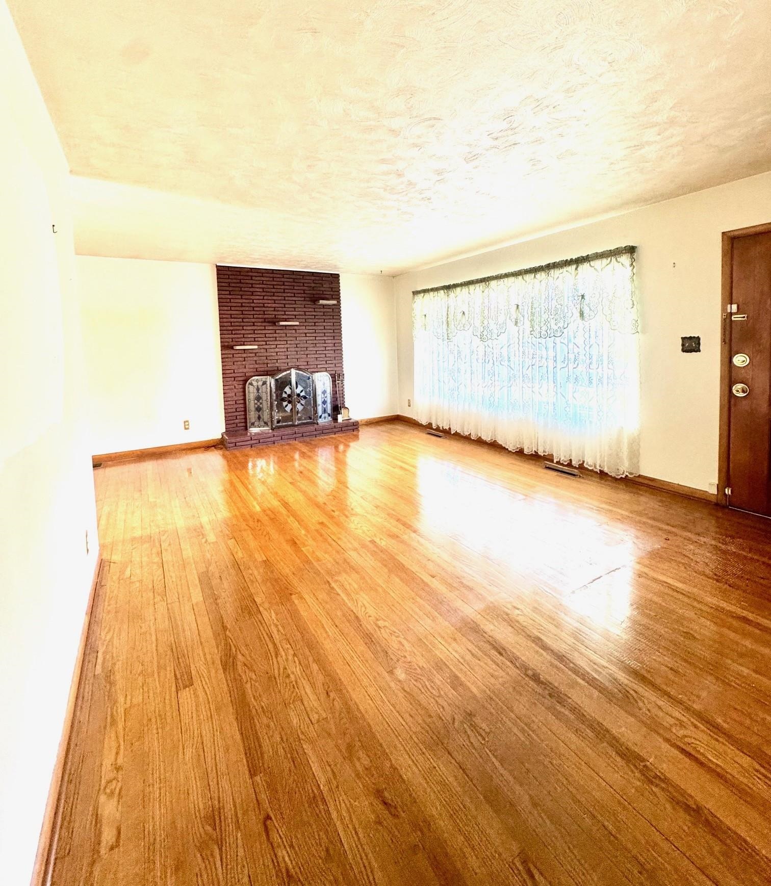 411 Wheatley Road Ashland, KY 41102 - Photo 4 of 26