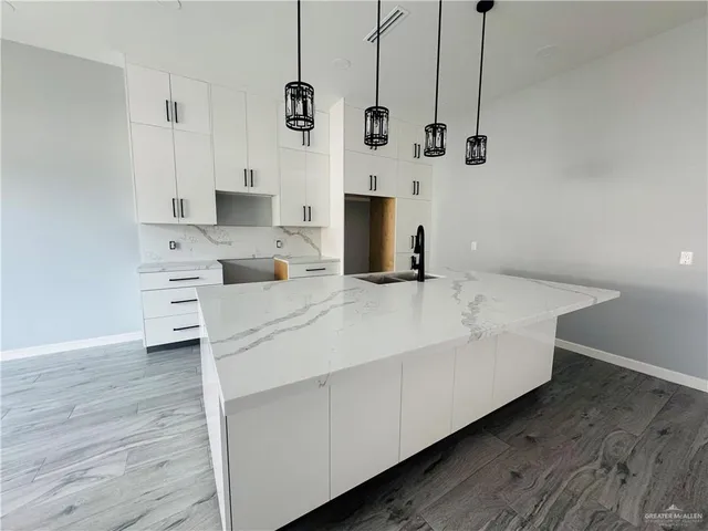 $299,000 | 502 Pearl Street, Edinburg, TX 78542