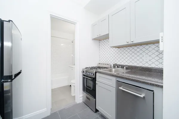 $3,000 | 338 East 53rd Street, Unit D | Midtown East