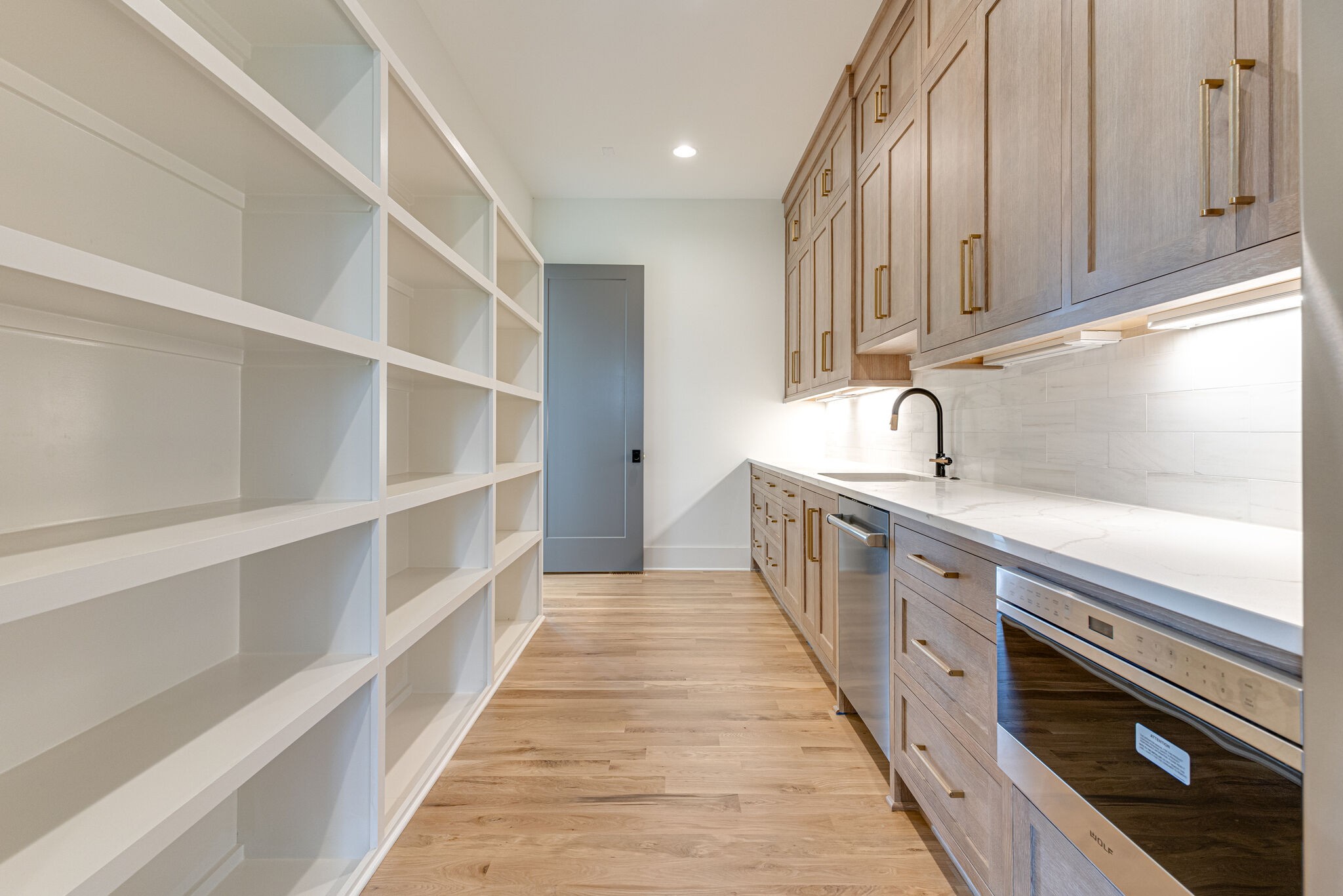 6212 Hickory Valley Road Nashville, TN 37205 - Photo 12 of 41 a view of a kitchen with cabinets