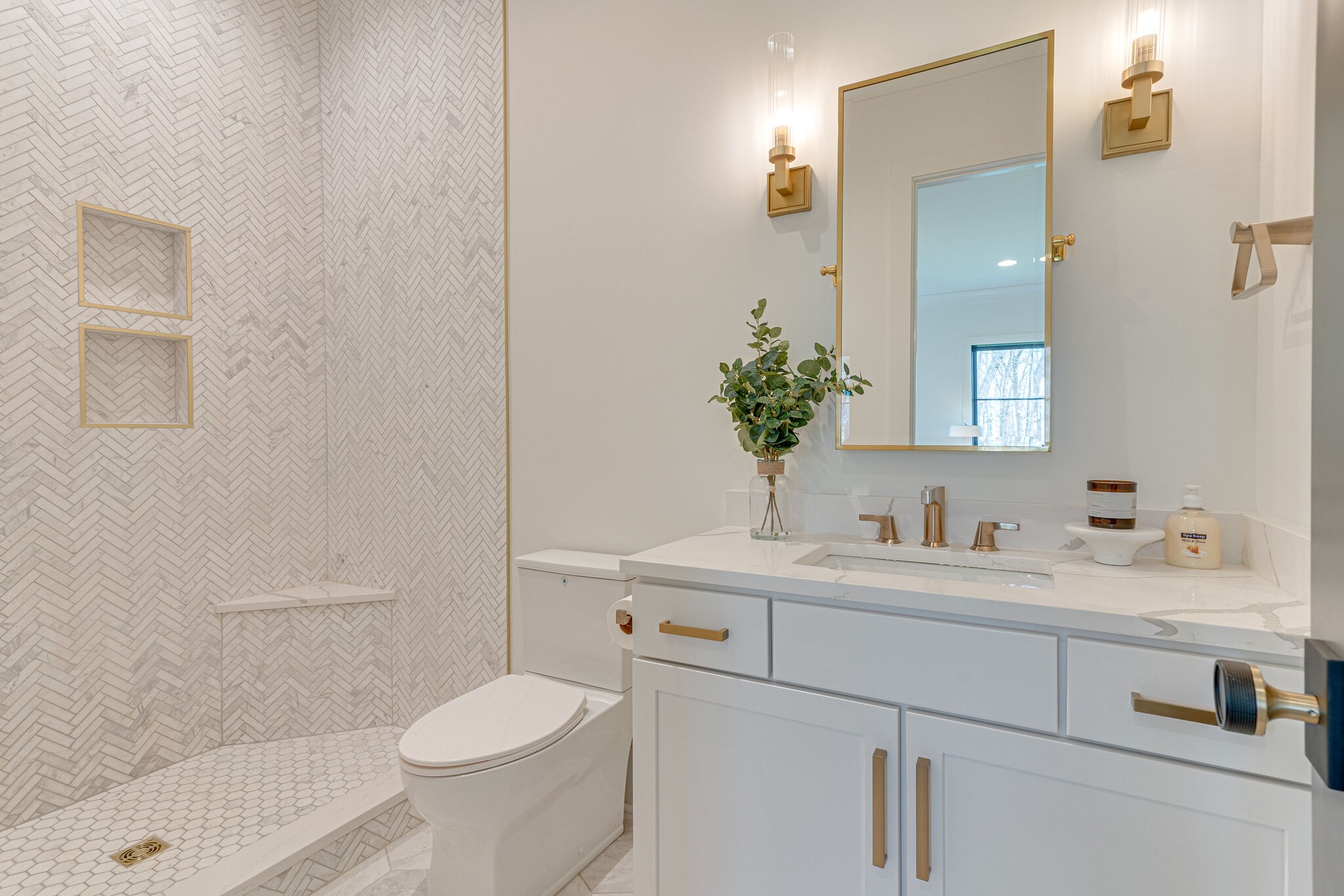 6212 Hickory Valley Road Nashville, TN 37205 - Photo 28 of 41 a bathroom with a sink toilet vanity and tub