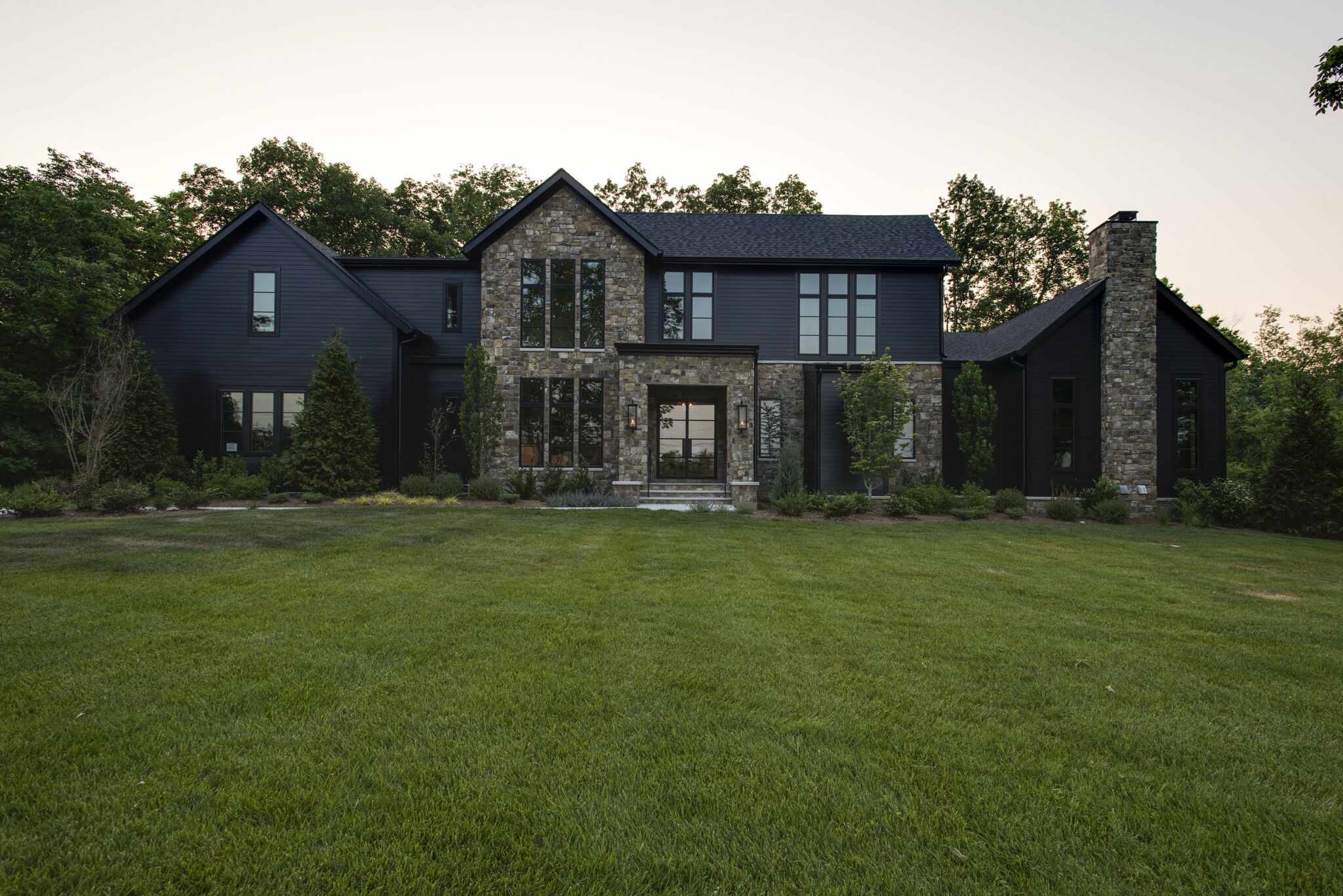 6212 Hickory Valley Road Nashville, TN 37205 - Photo 4 of 41 a front view of a house with a yard